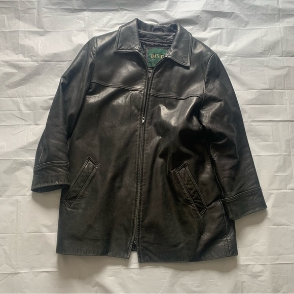 Danier 100% genuine leather coat black Mens size MED full zip with collar - Picture 3 of 16